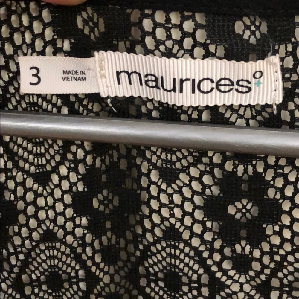 Maurice’s sleeveless blouse - Picture 2 of 3